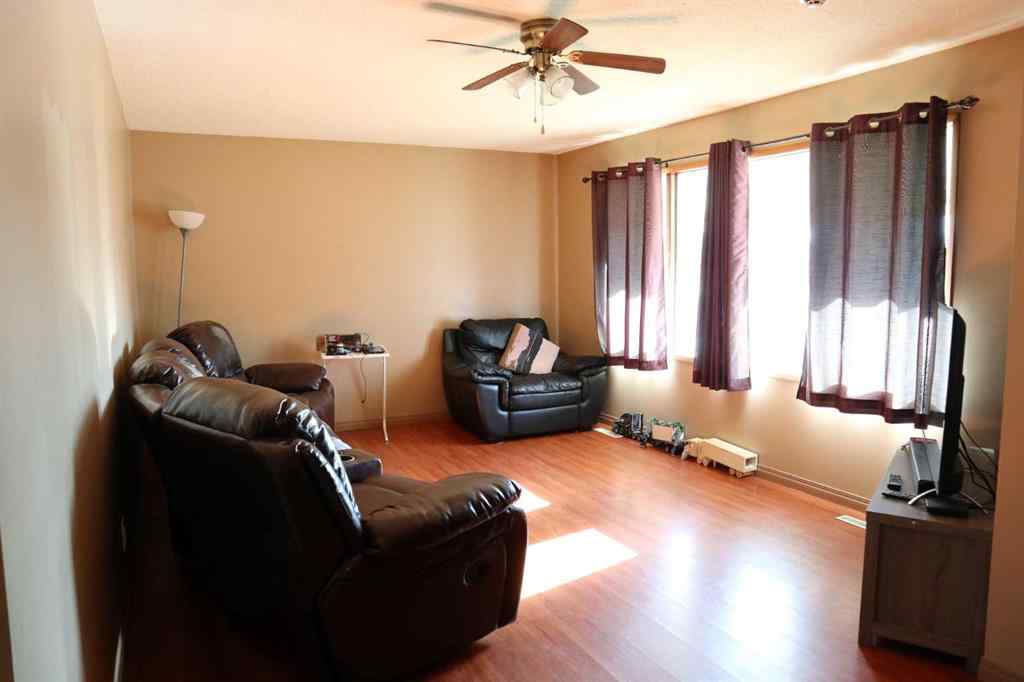 MLS® A2266247 - 5010 40 Avenue  in Parkdale Wetaskiwin, Residential