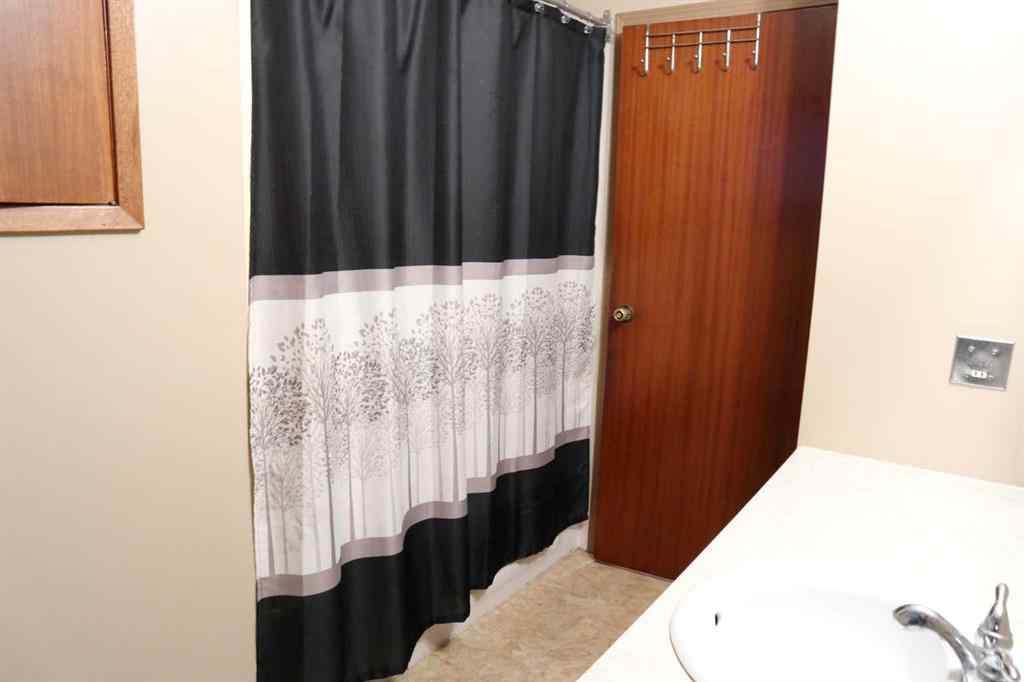 MLS® A2266247 - 5010 40 Avenue  in Parkdale Wetaskiwin, Residential