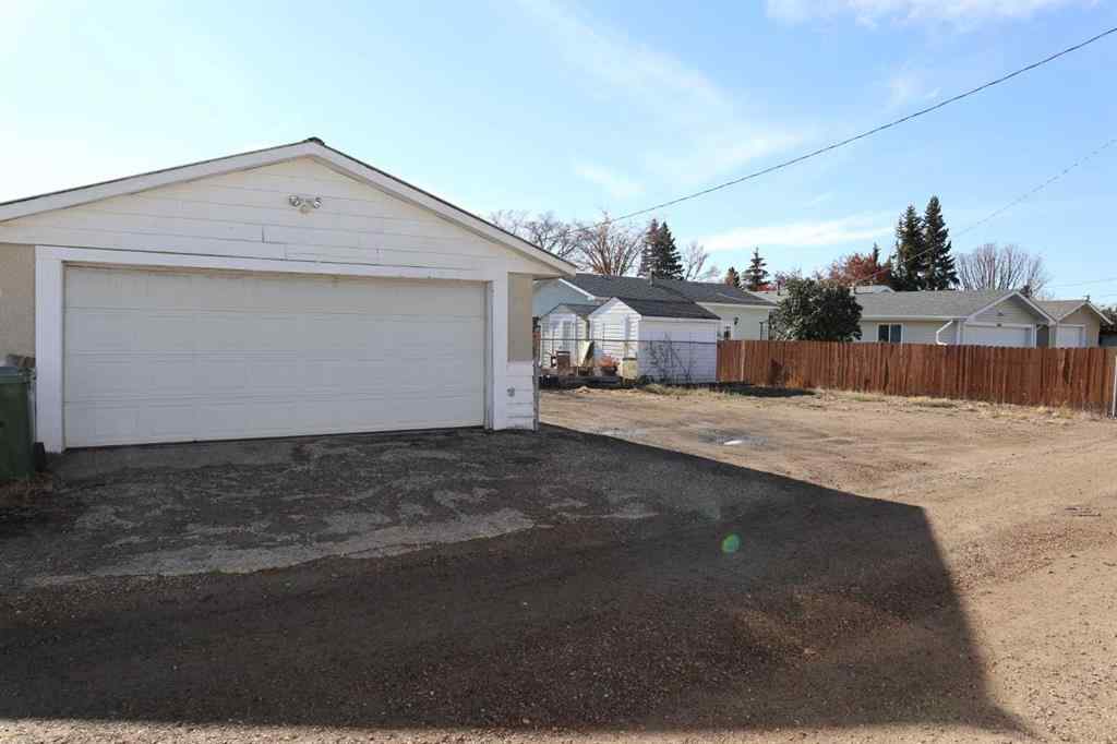 MLS® A2266247 - 5010 40 Avenue  in Parkdale Wetaskiwin, Residential