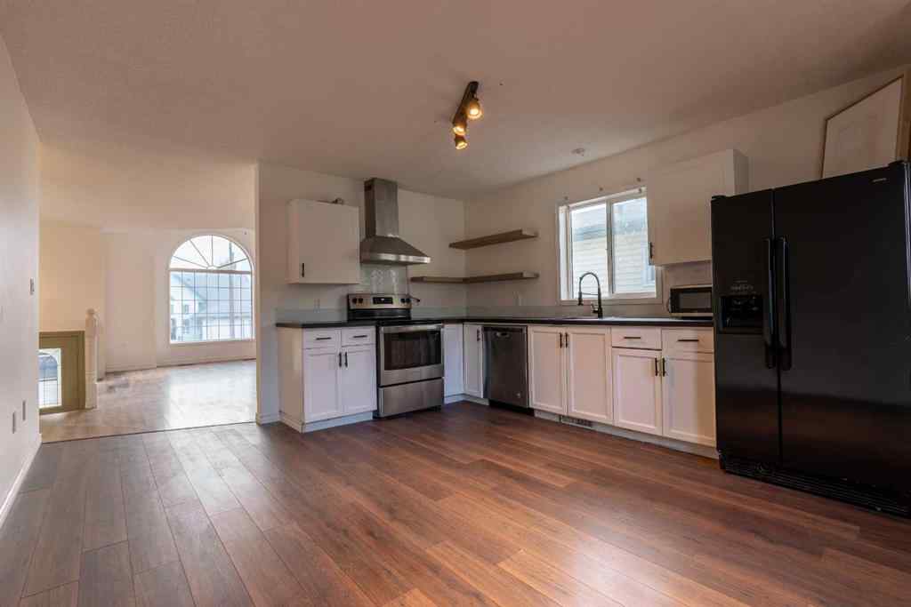 MLS® A2266253 - 8938 107A Avenue  in Crystal Heights Grande Prairie, Residential