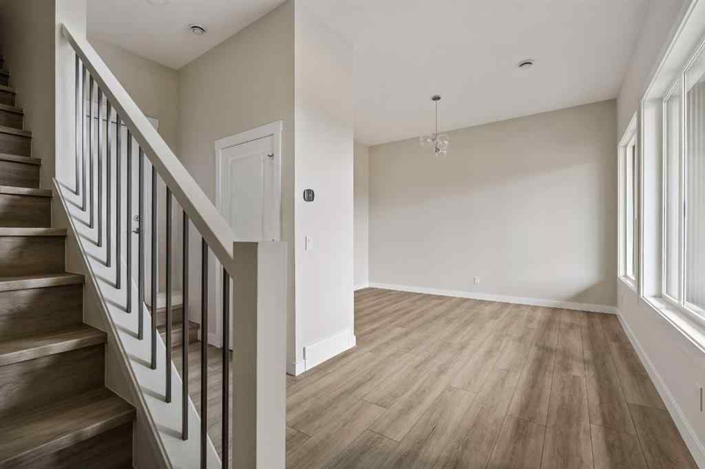 MLS® A2266257 - 417 Sovereign Common SW in Shaganappi Calgary, Residential