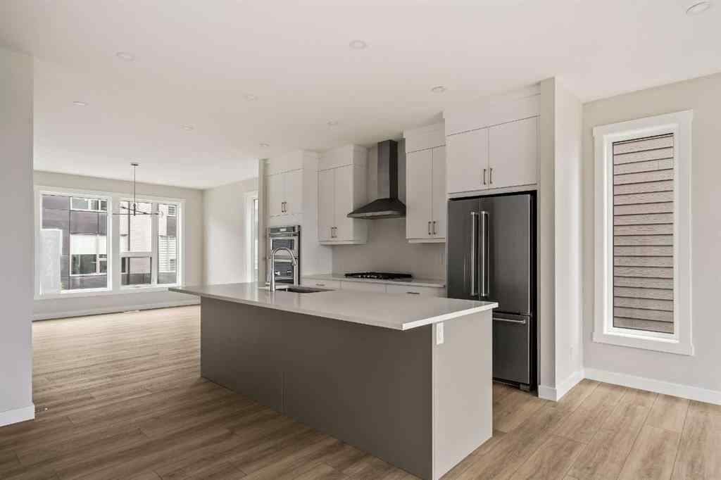 MLS® A2266257 - 417 Sovereign Common SW in Shaganappi Calgary, Residential