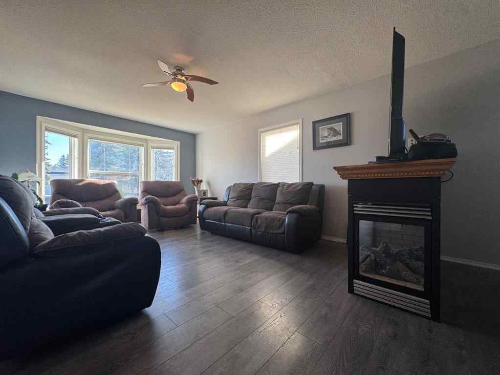 MLS® A2266258 - 4953 49 Street  in NONE Sedgewick, Residential