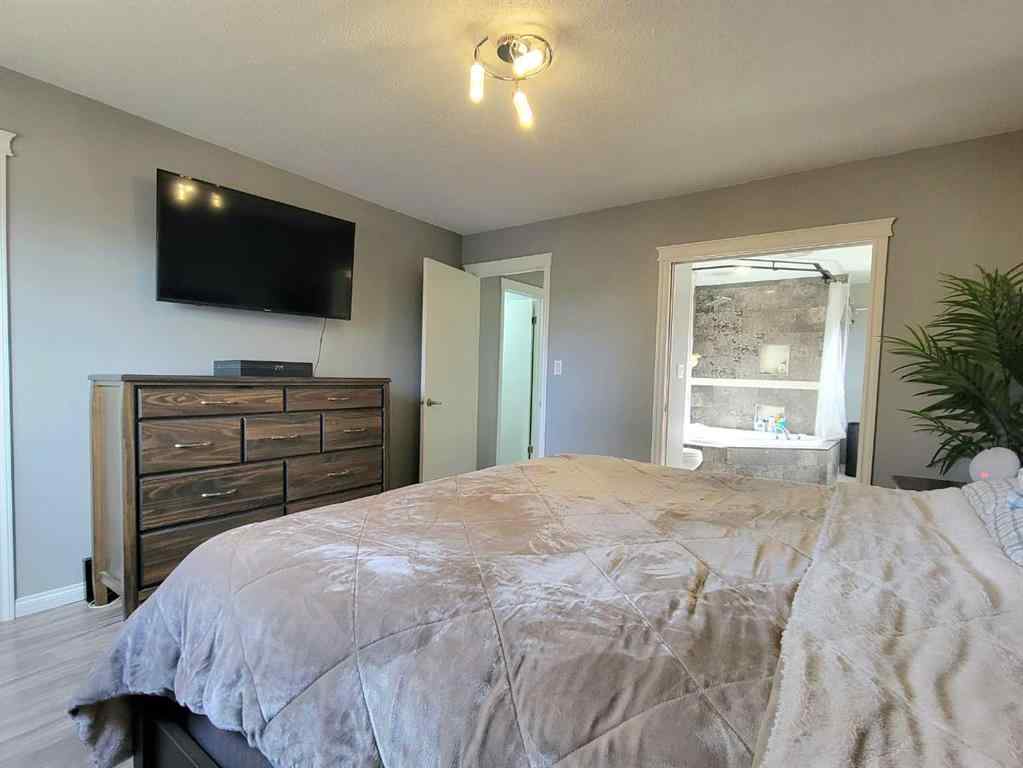 MLS&reg; # A2266267 - 6626 94 Street  in Country Club Estates Grande Prairie, Residential Open Houses