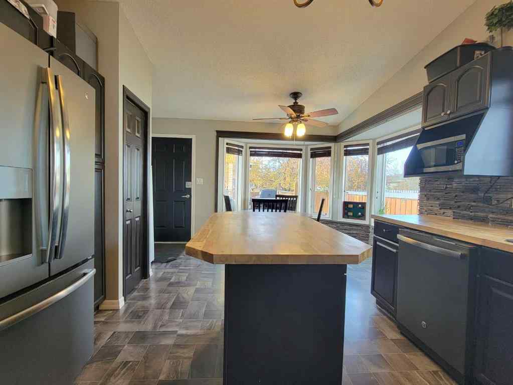 MLS&reg; # A2266267 - 6626 94 Street  in Country Club Estates Grande Prairie, Residential Open Houses