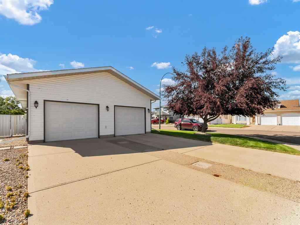 MLS® A2266272 - 27 Turner Drive SE in Ross Glen Medicine Hat, Residential