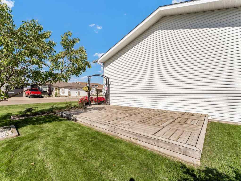 MLS® A2266272 - 27 Turner Drive SE in Ross Glen Medicine Hat, Residential