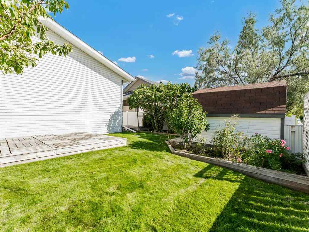 MLS® A2266272 - 27 Turner Drive SE in Ross Glen Medicine Hat, Residential