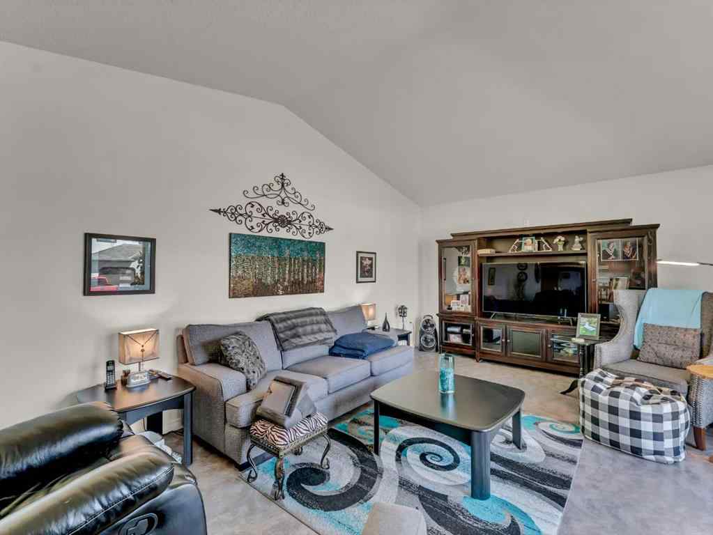 MLS® A2266272 - 27 Turner Drive SE in Ross Glen Medicine Hat, Residential