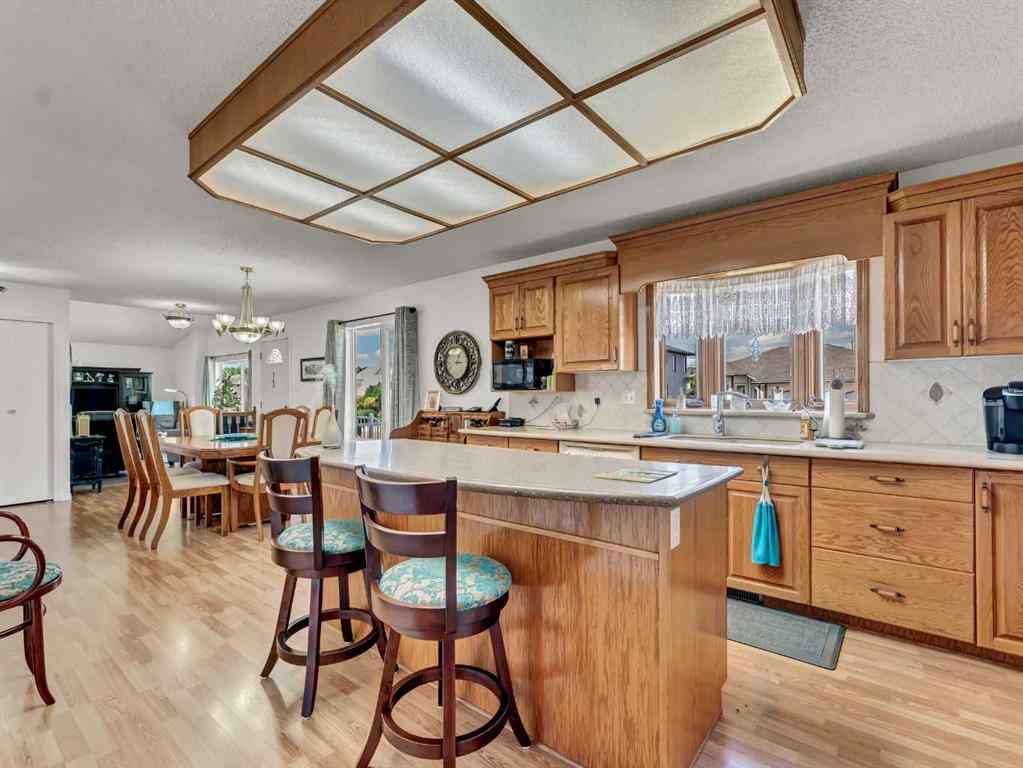 MLS® A2266272 - 27 Turner Drive SE in Ross Glen Medicine Hat, Residential