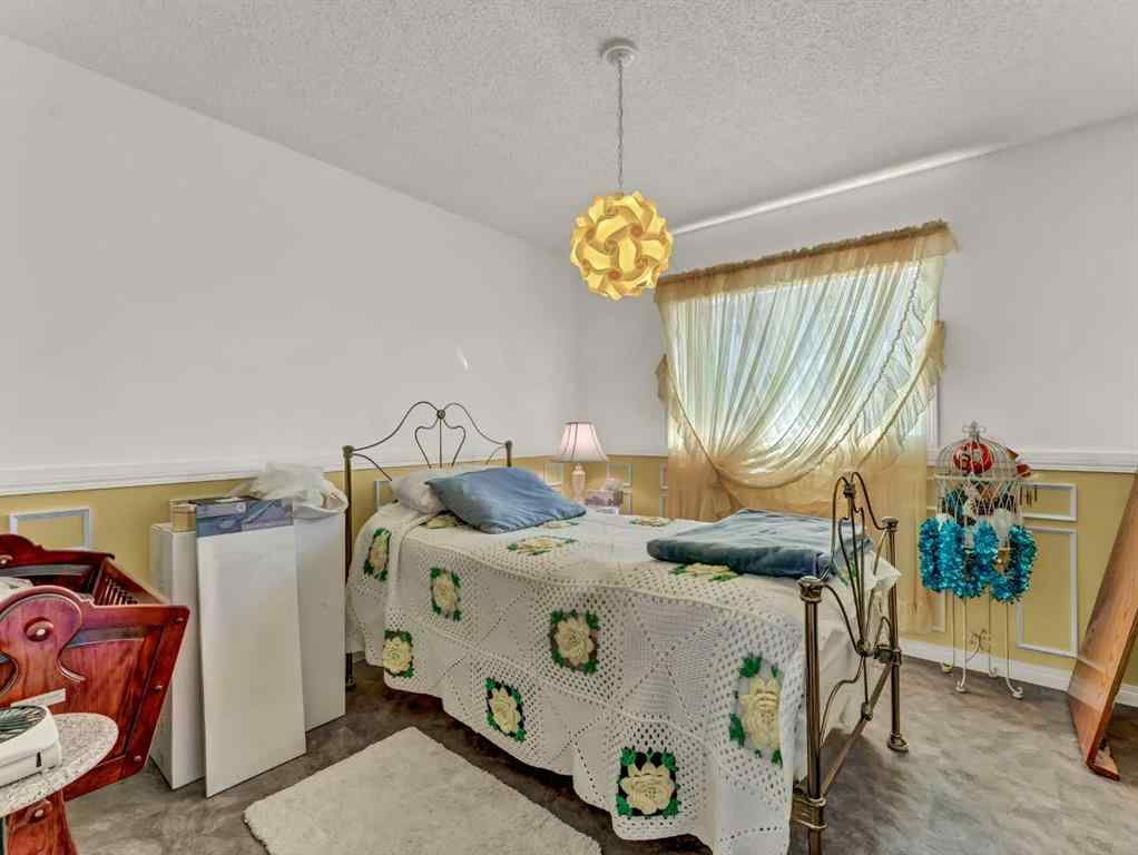 MLS® A2266272 - 27 Turner Drive SE in Ross Glen Medicine Hat, Residential