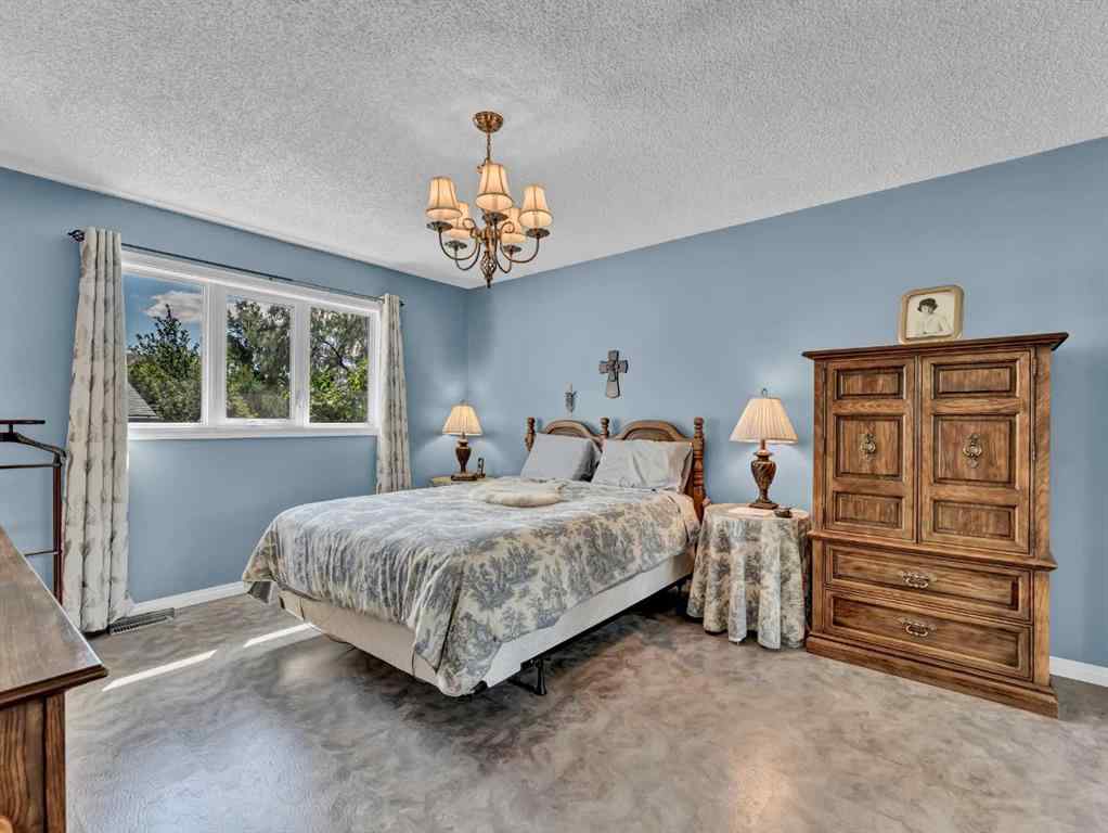 MLS® A2266272 - 27 Turner Drive SE in Ross Glen Medicine Hat, Residential