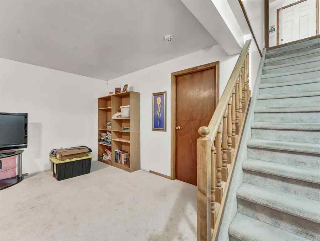 MLS® A2266272 - 27 Turner Drive SE in Ross Glen Medicine Hat, Residential