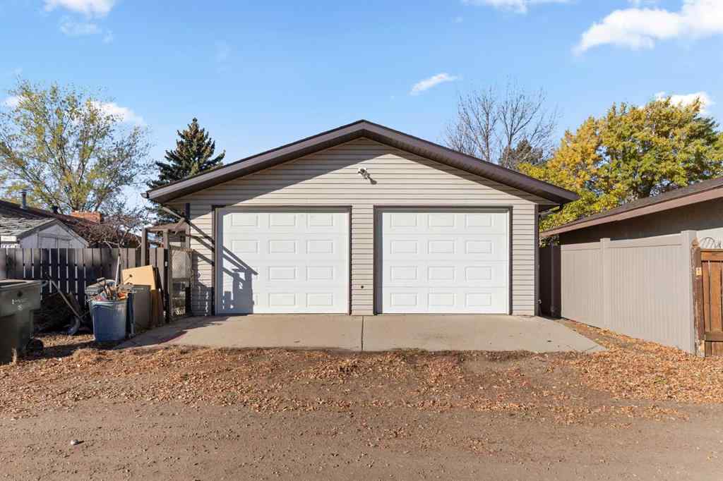 MLS® A2266273 - 751 Mccutcheon Drive NW in Northwest Crescent Heights Medicine Hat, Residential