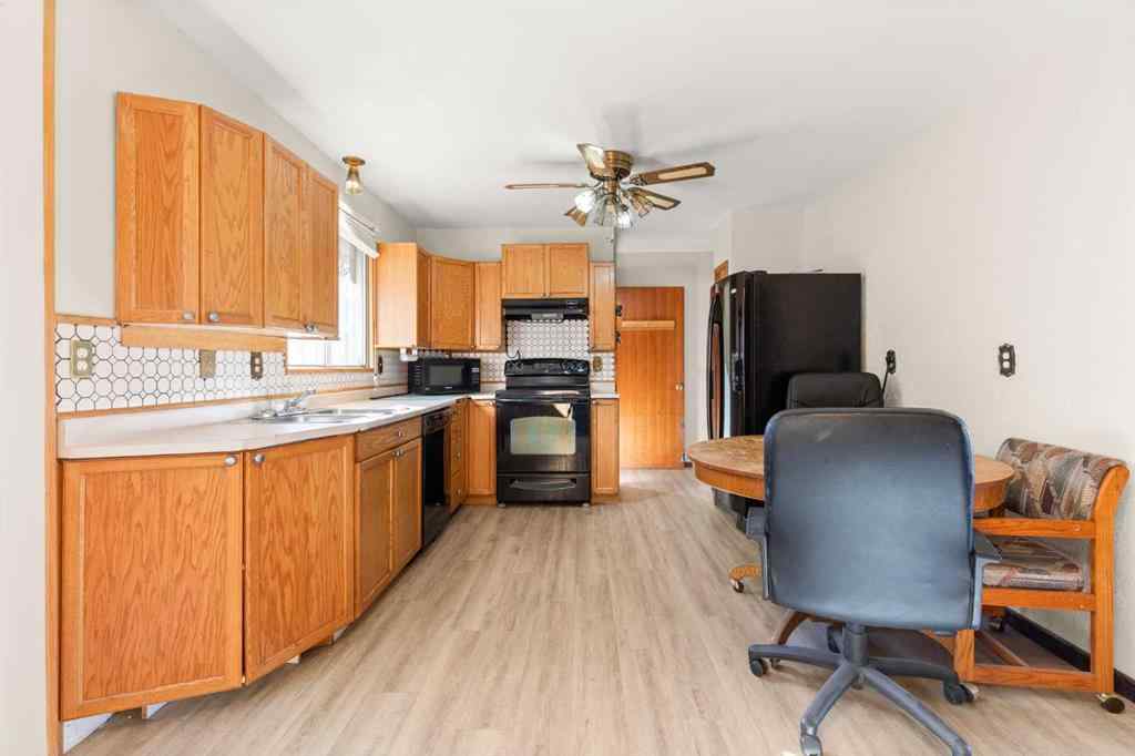 MLS® A2266273 - 751 Mccutcheon Drive NW in Northwest Crescent Heights Medicine Hat, Residential