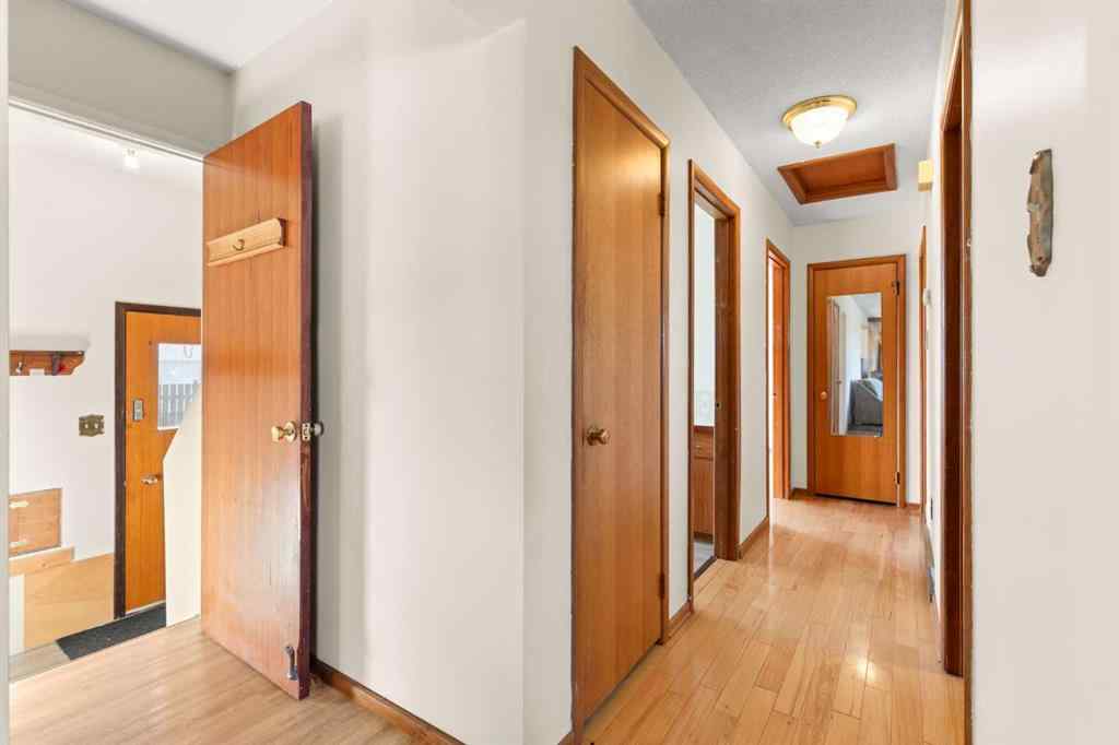 MLS® A2266273 - 751 Mccutcheon Drive NW in Northwest Crescent Heights Medicine Hat, Residential