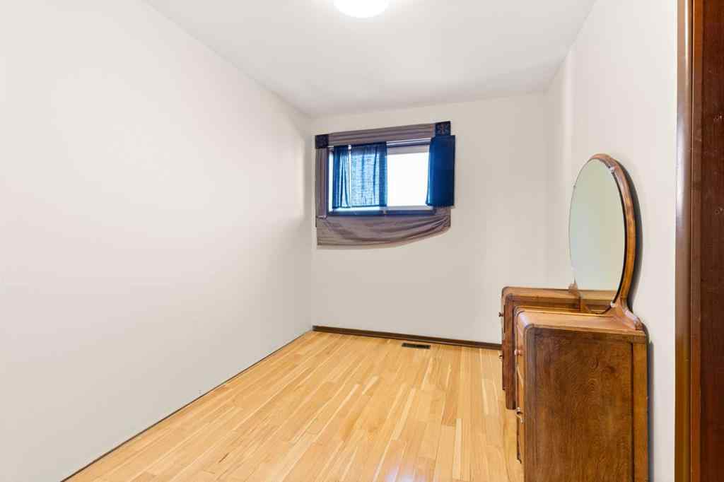 MLS® A2266273 - 751 Mccutcheon Drive NW in Northwest Crescent Heights Medicine Hat, Residential