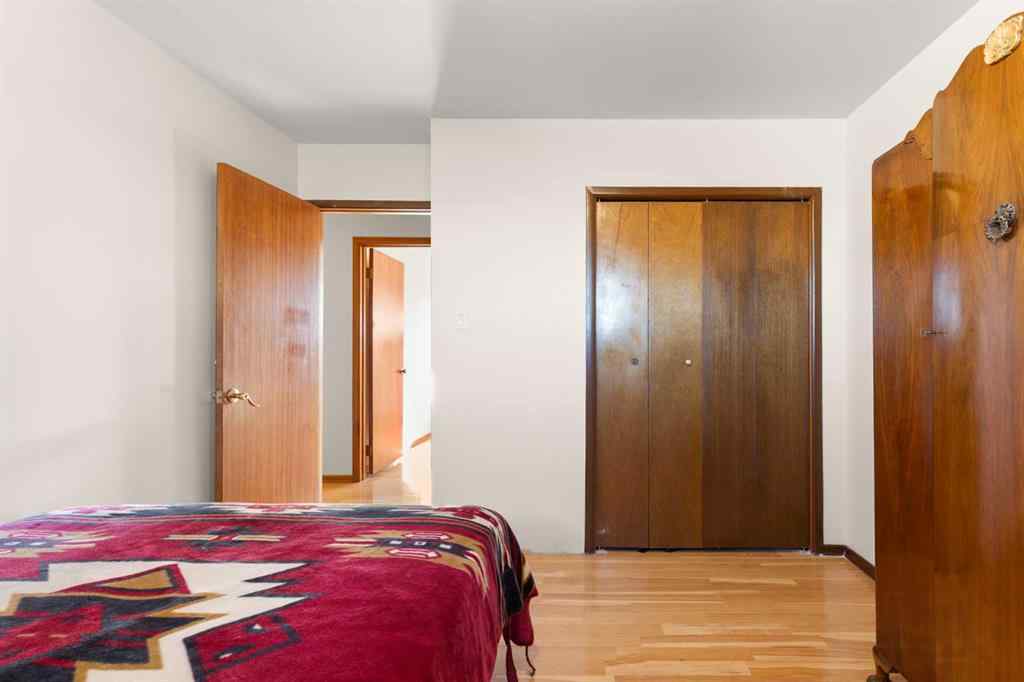 MLS® A2266273 - 751 Mccutcheon Drive NW in Northwest Crescent Heights Medicine Hat, Residential