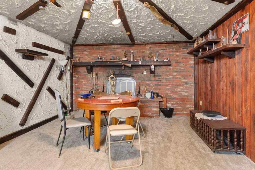 MLS® A2266273 - 751 Mccutcheon Drive NW in Northwest Crescent Heights Medicine Hat, Residential