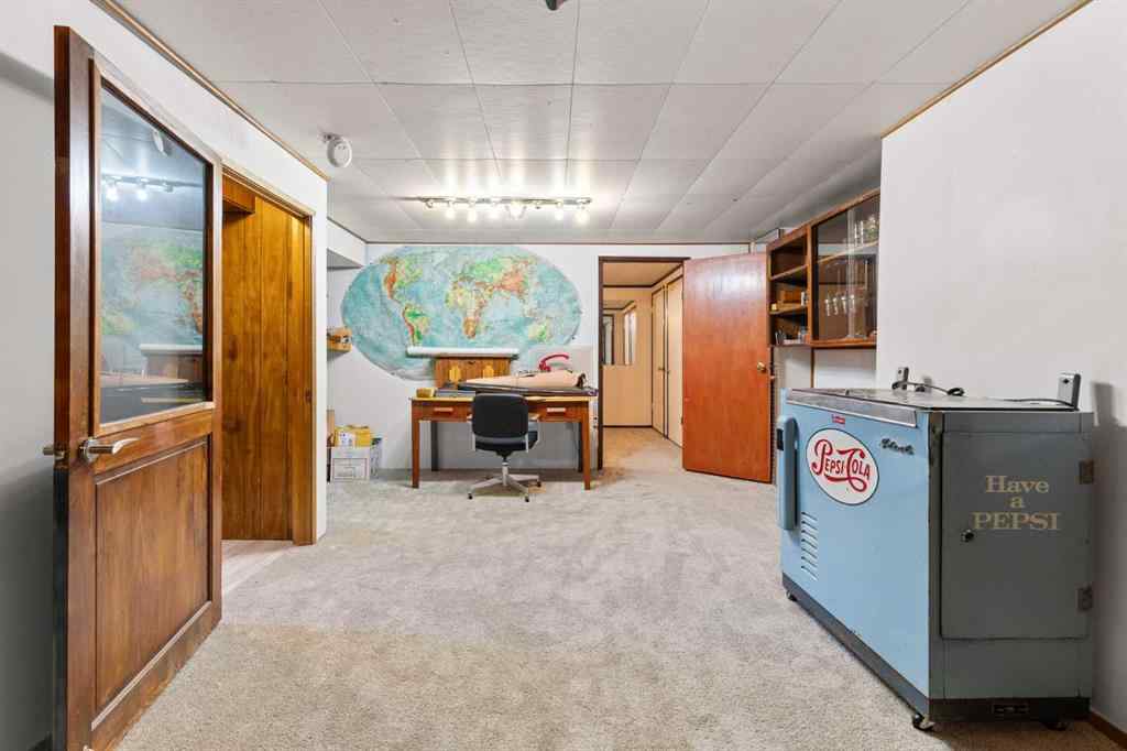 MLS® A2266273 - 751 Mccutcheon Drive NW in Northwest Crescent Heights Medicine Hat, Residential