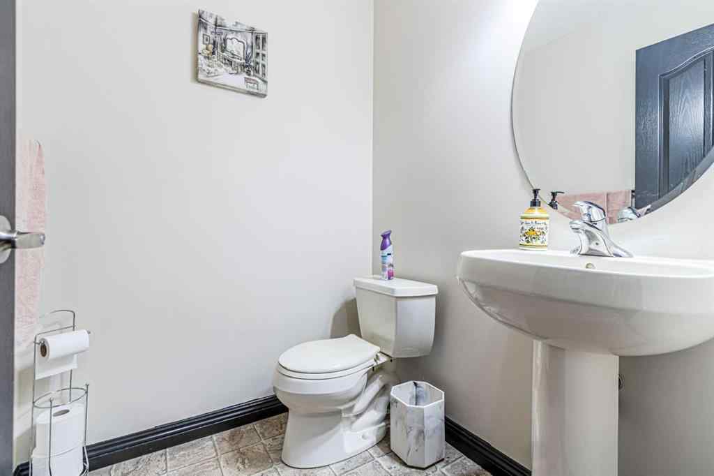 MLS® A2266274 - 1430 Kings Heights Boulevard SE in Kings Heights Airdrie, Residential