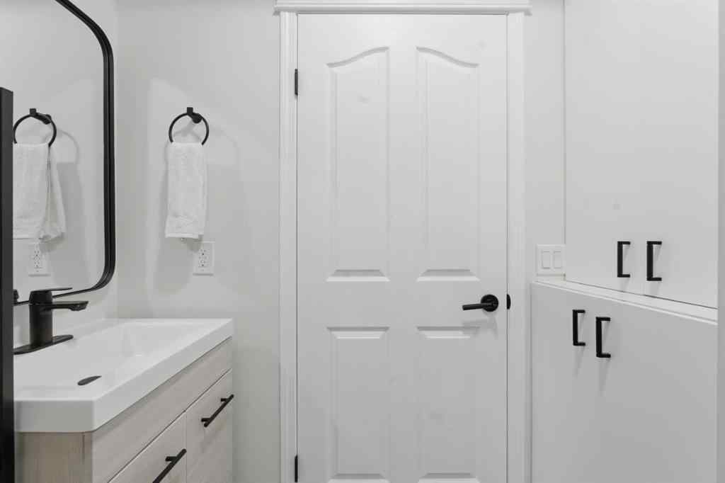 MLS® A2266282 - 146 Springbluff Heights SW in Springbank Hill Calgary, Residential