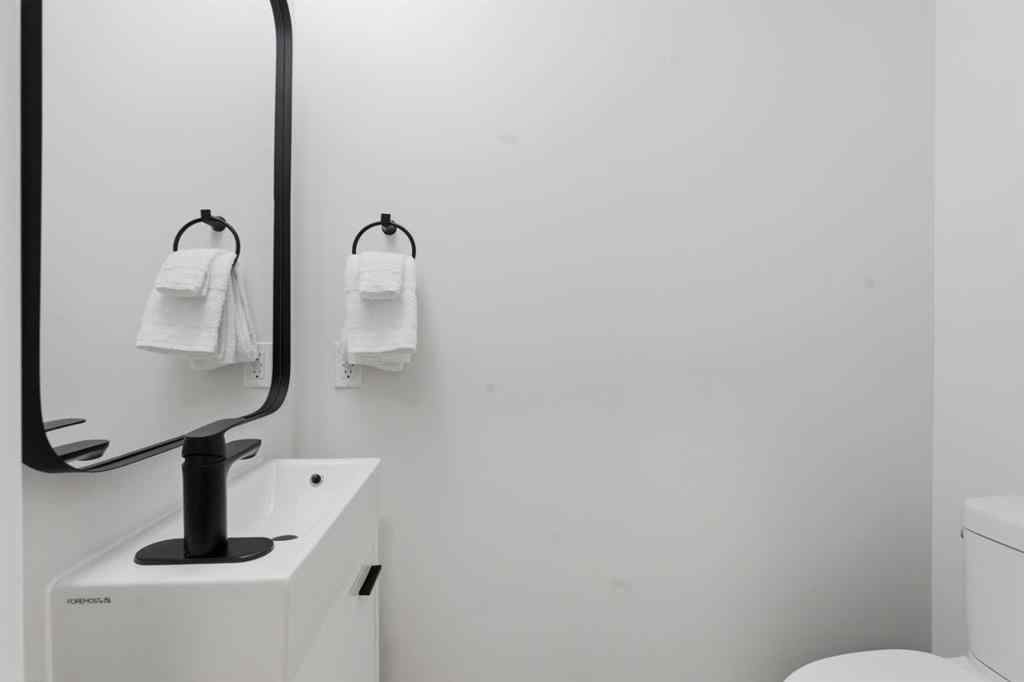 MLS® A2266282 - 146 Springbluff Heights SW in Springbank Hill Calgary, Residential