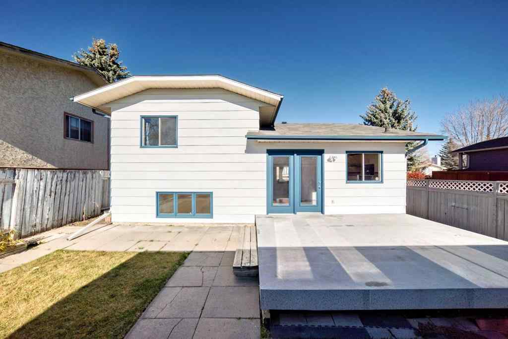 MLS® A2266284 - 172 Sunvale Crescent SE in Sundance Calgary, Residential