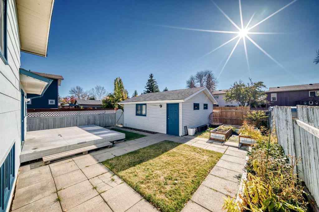 MLS® A2266284 - 172 Sunvale Crescent SE in Sundance Calgary, Residential