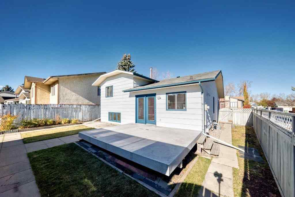 MLS® A2266284 - 172 Sunvale Crescent SE in Sundance Calgary, Residential