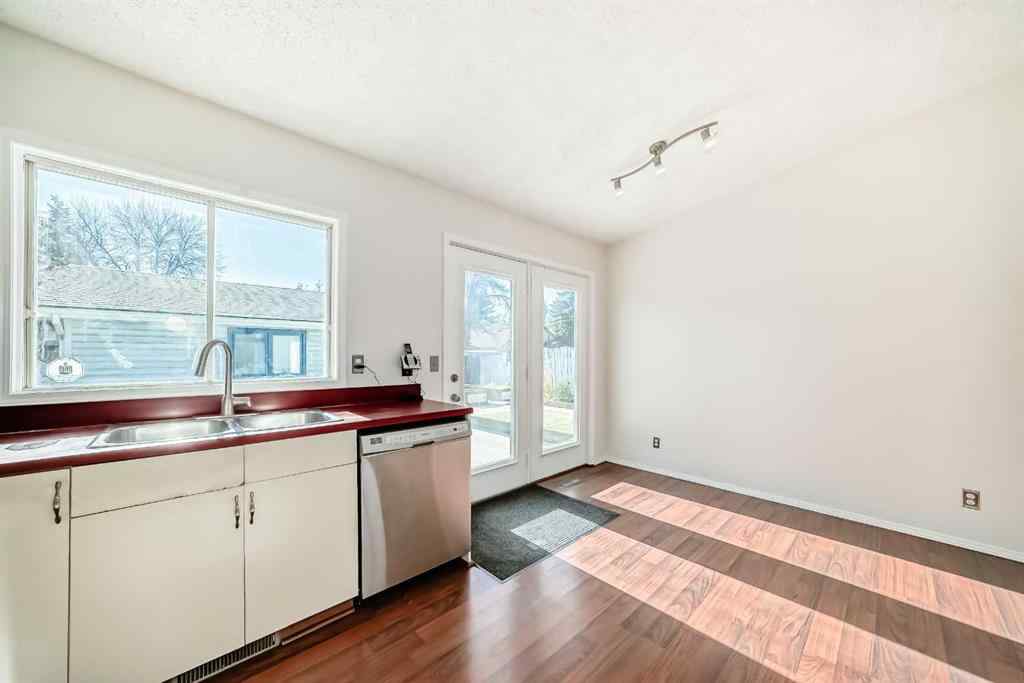 MLS® A2266284 - 172 Sunvale Crescent SE in Sundance Calgary, Residential