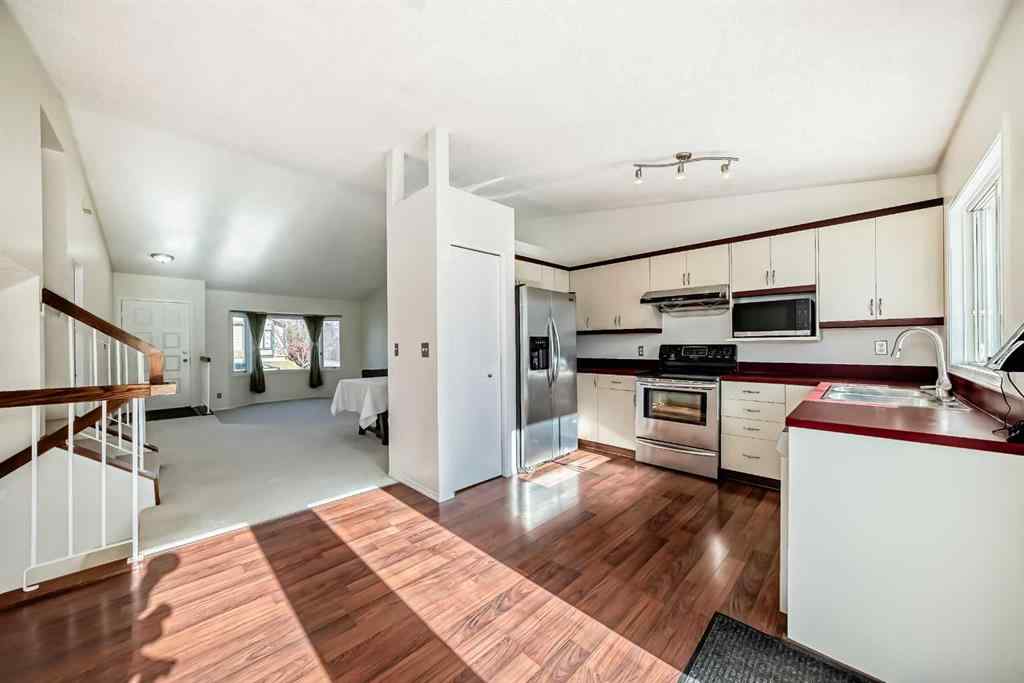 MLS® A2266284 - 172 Sunvale Crescent SE in Sundance Calgary, Residential