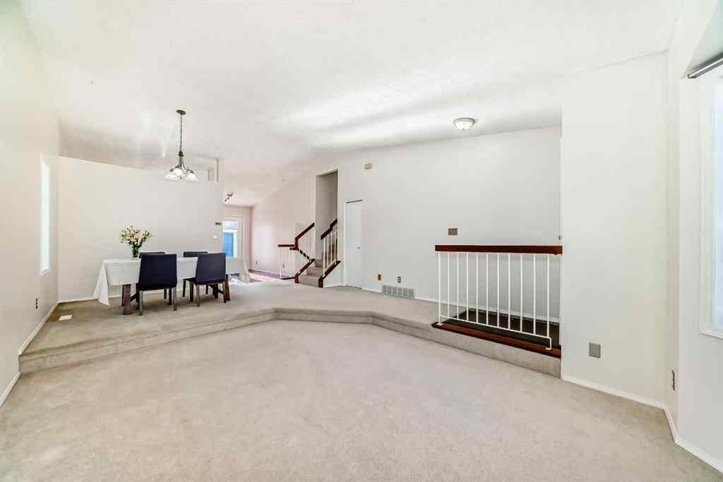 MLS® A2266284 - 172 Sunvale Crescent SE in Sundance Calgary, Residential