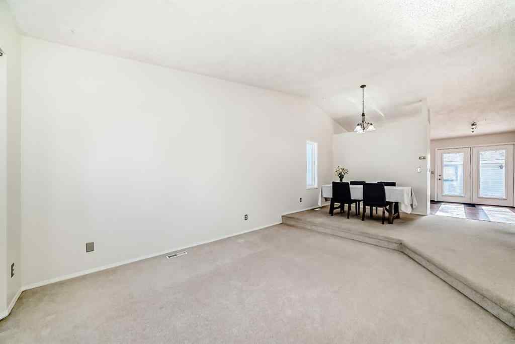MLS® A2266284 - 172 Sunvale Crescent SE in Sundance Calgary, Residential