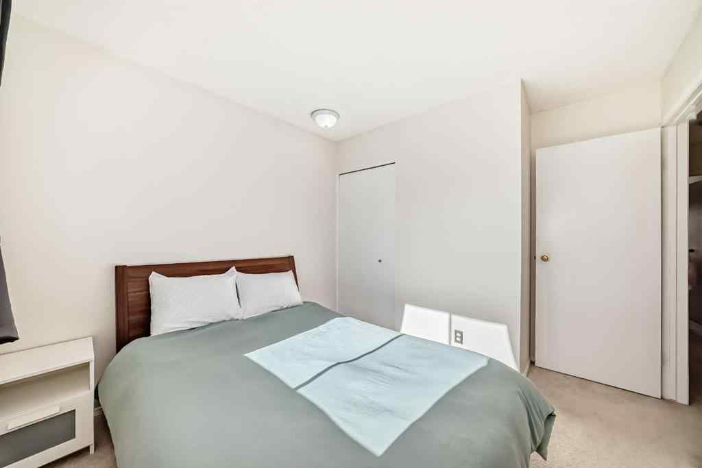 MLS® A2266284 - 172 Sunvale Crescent SE in Sundance Calgary, Residential