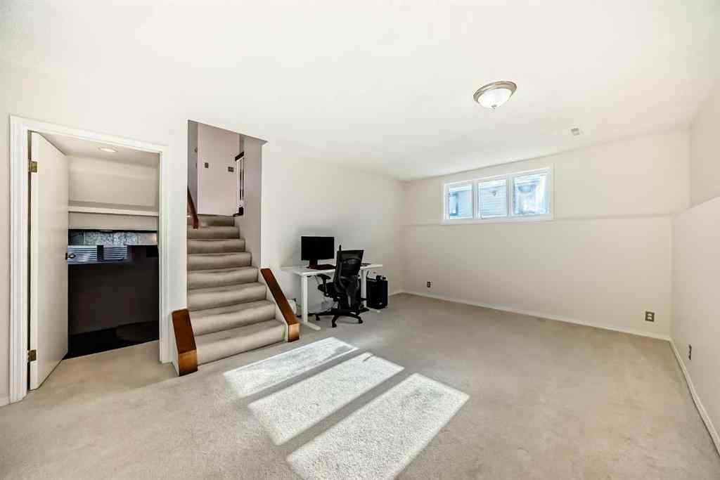 MLS® A2266284 - 172 Sunvale Crescent SE in Sundance Calgary, Residential