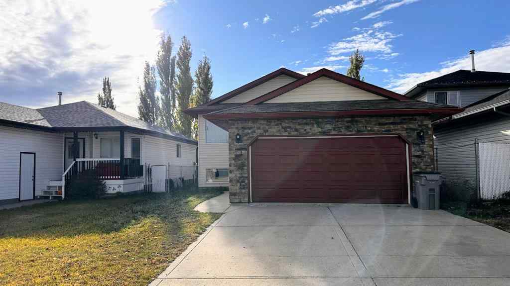 MLS® A2266285 - 9105 113A Avenue  in Crystal Heights Grande Prairie, Rental
