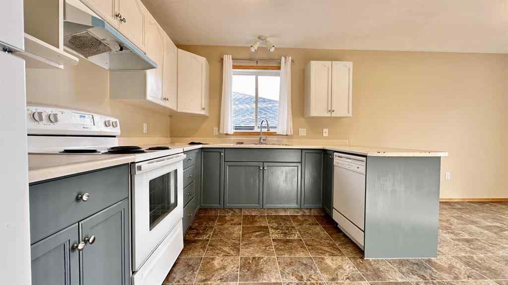 MLS® A2266285 - 9105 113A Avenue  in Crystal Heights Grande Prairie, Rental