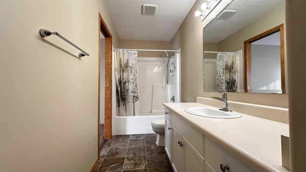 MLS® A2266285 - 9105 113A Avenue  in Crystal Heights Grande Prairie, Rental