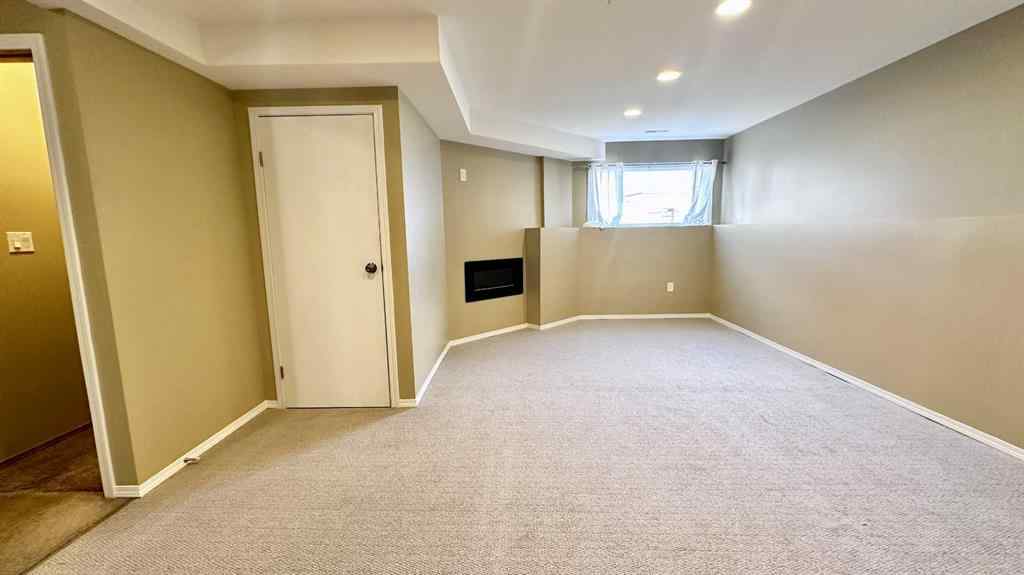 MLS® A2266285 - 9105 113A Avenue  in Crystal Heights Grande Prairie, Rental