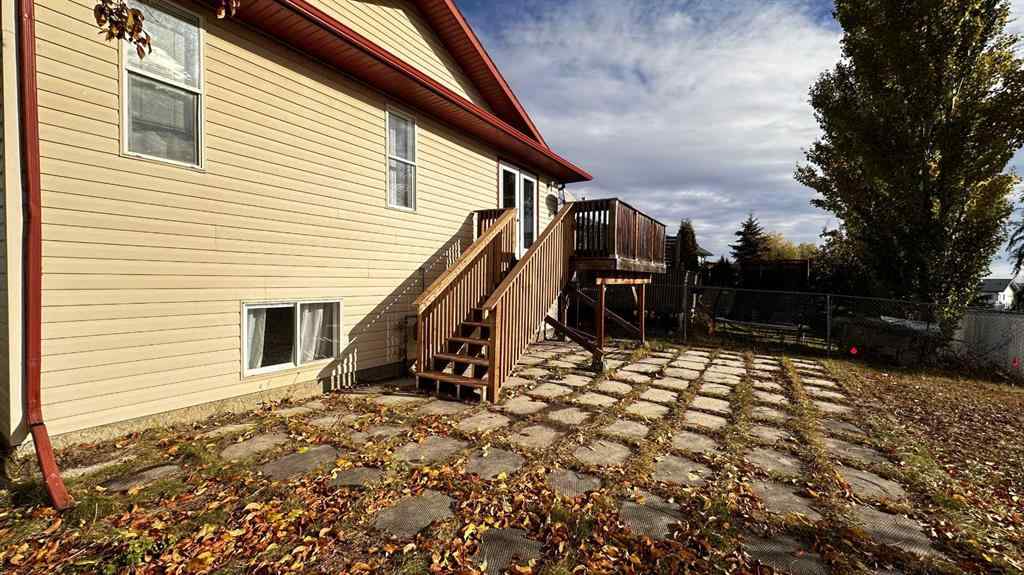 MLS® A2266285 - 9105 113A Avenue  in Crystal Heights Grande Prairie, Rental