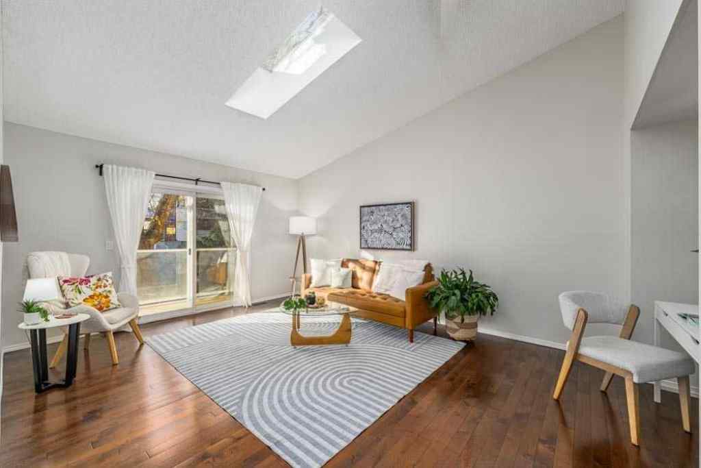 MLS® A2266287 - Unit #1 2216 29 Street SW in Killarney/Glengarry Calgary, Residential