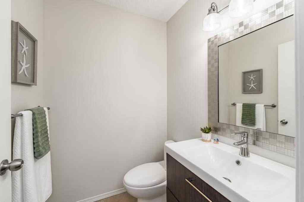 MLS® A2266287 - Unit #1 2216 29 Street SW in Killarney/Glengarry Calgary, Residential