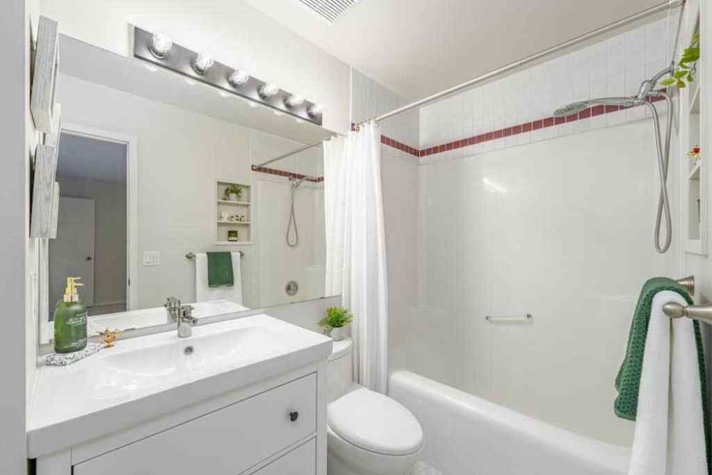 MLS® A2266287 - Unit #1 2216 29 Street SW in Killarney/Glengarry Calgary, Residential