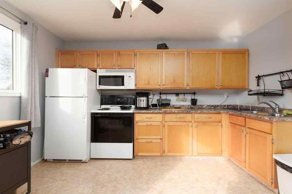 MLS® A2266288 - 1907 18 Street N in Winston Churchill Lethbridge, Residential