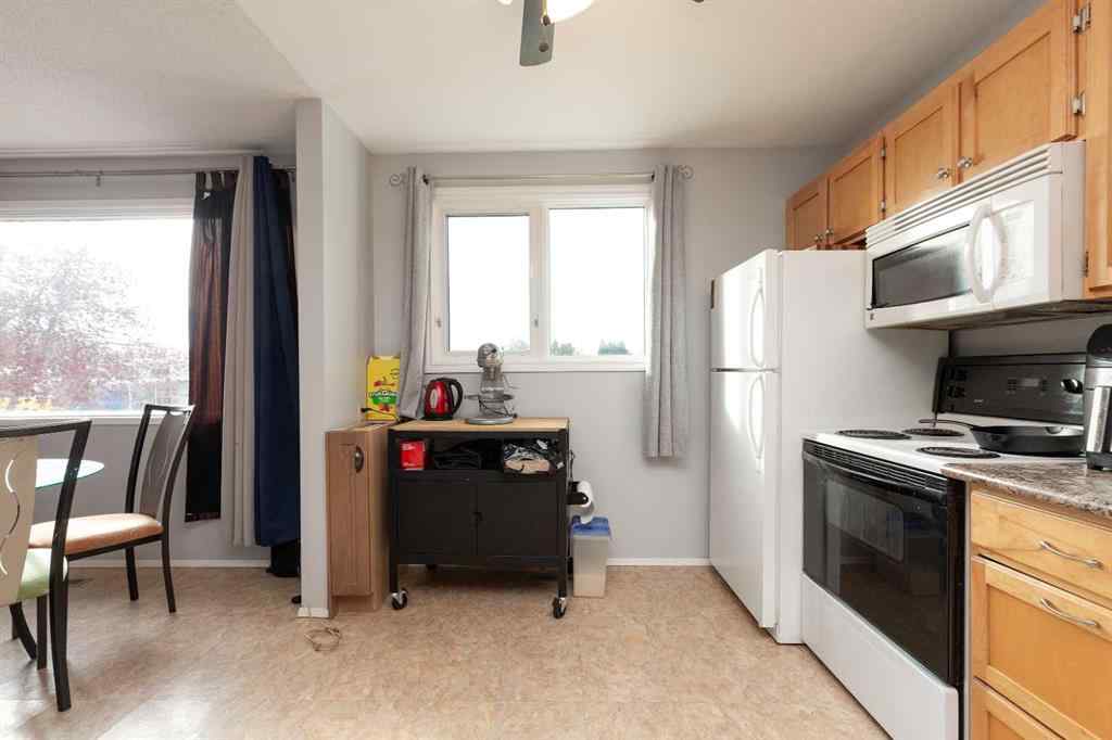 MLS® A2266288 - 1907 18 Street N in Winston Churchill Lethbridge, Residential