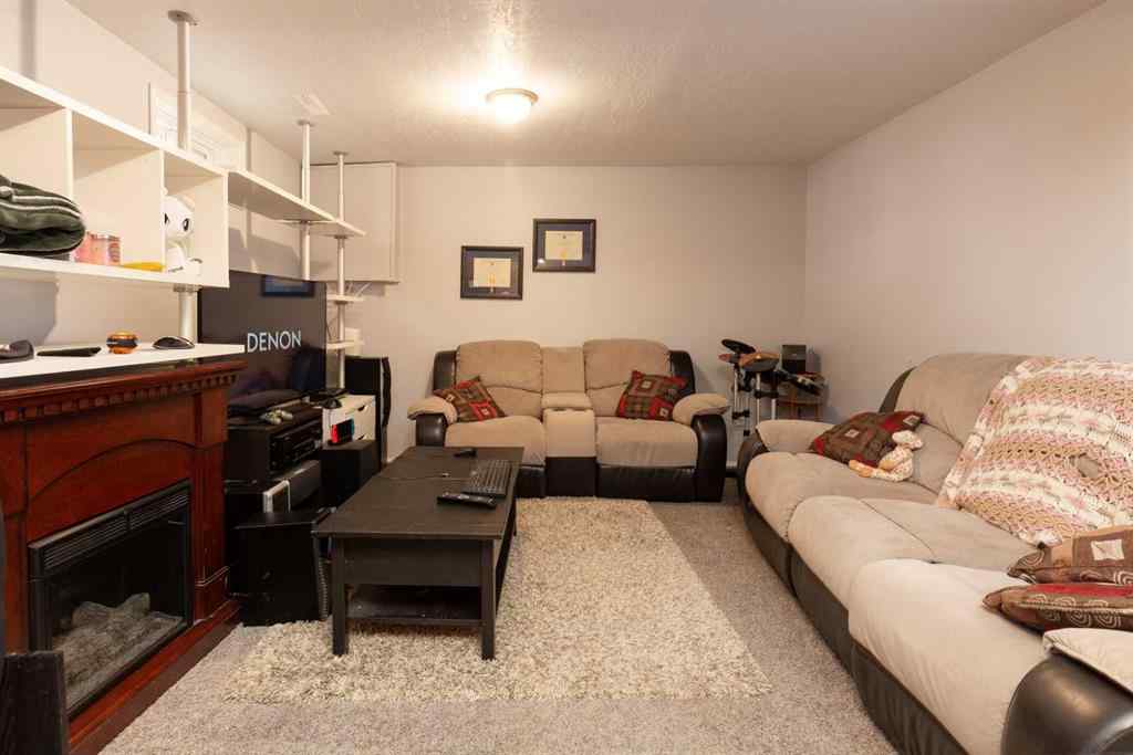MLS® A2266288 - 1907 18 Street N in Winston Churchill Lethbridge, Residential
