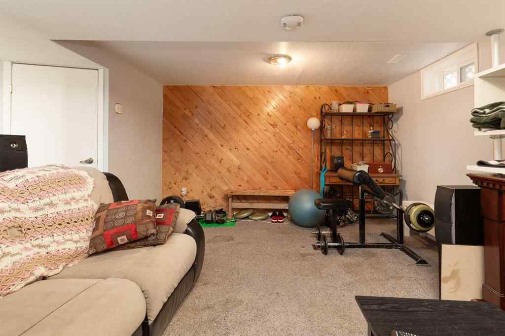 MLS® A2266288 - 1907 18 Street N in Winston Churchill Lethbridge, Residential