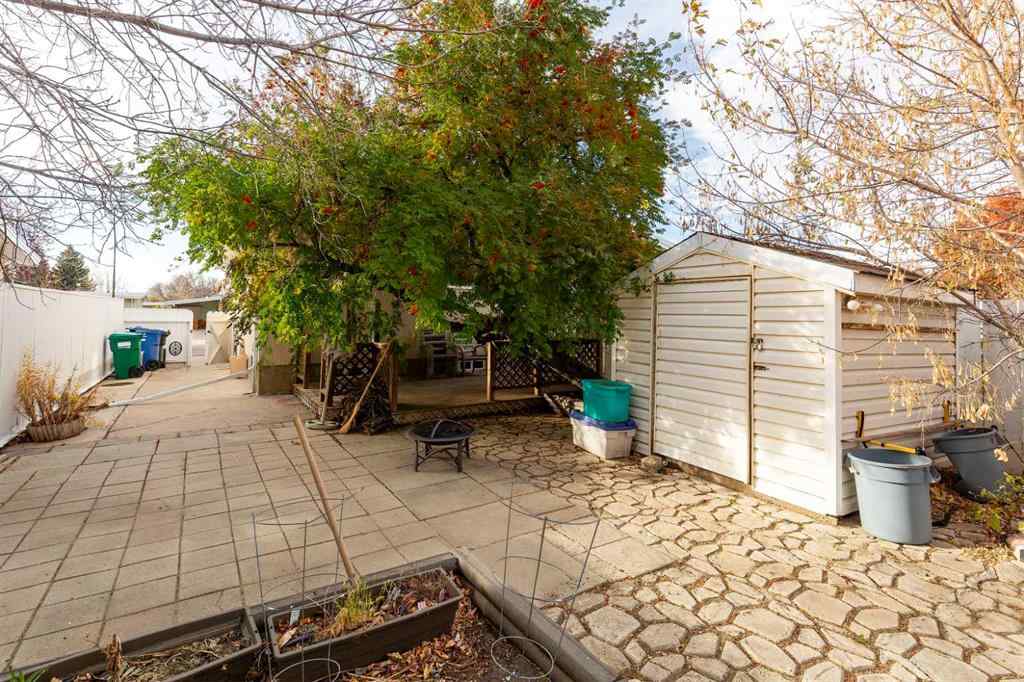 MLS® A2266288 - 1907 18 Street N in Winston Churchill Lethbridge, Residential