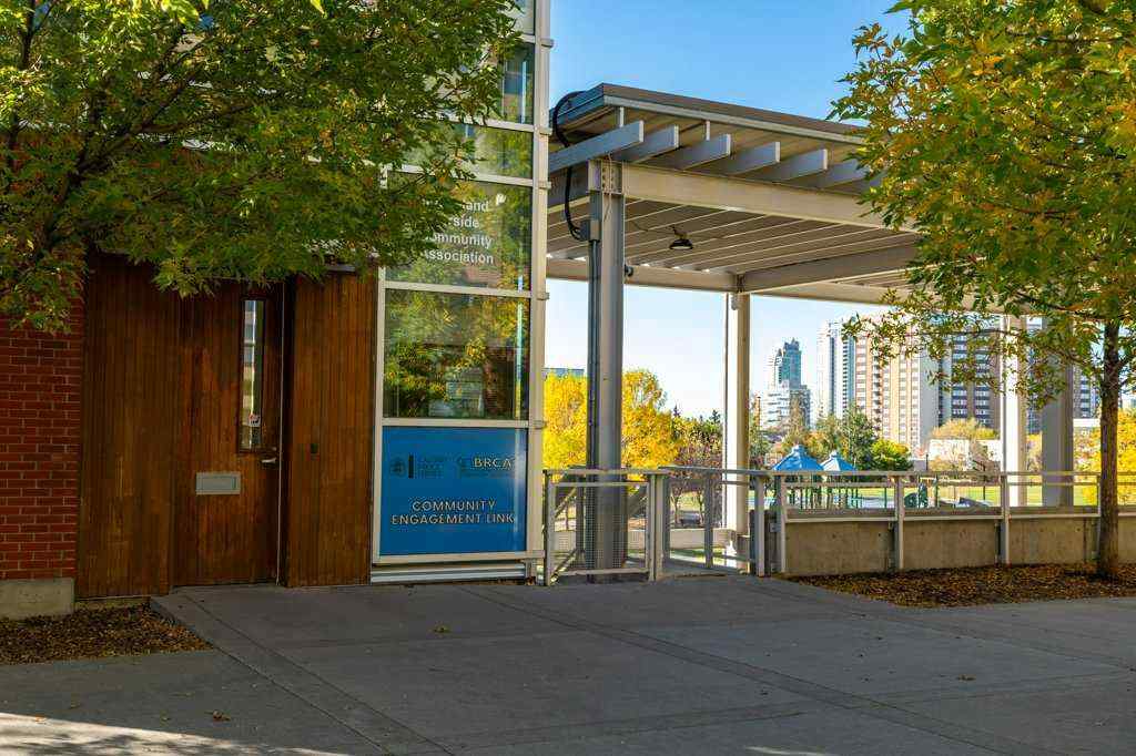 MLS® A2266294 - 411 10 Street NE in Bridgeland/Riverside Calgary, Residential